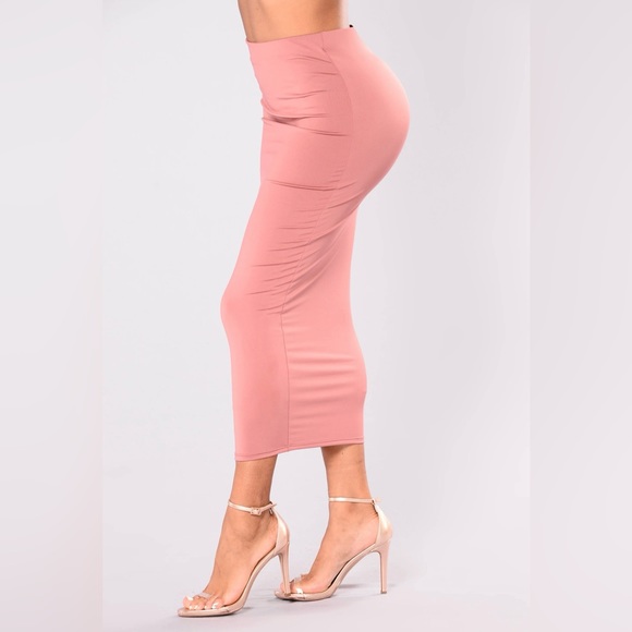 FASHION NOVA Olive Oil ll Pencil Skirt Mauve Size Small NWT - Picture 5 of 8